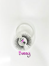 Load image into Gallery viewer, Lashes extensions
